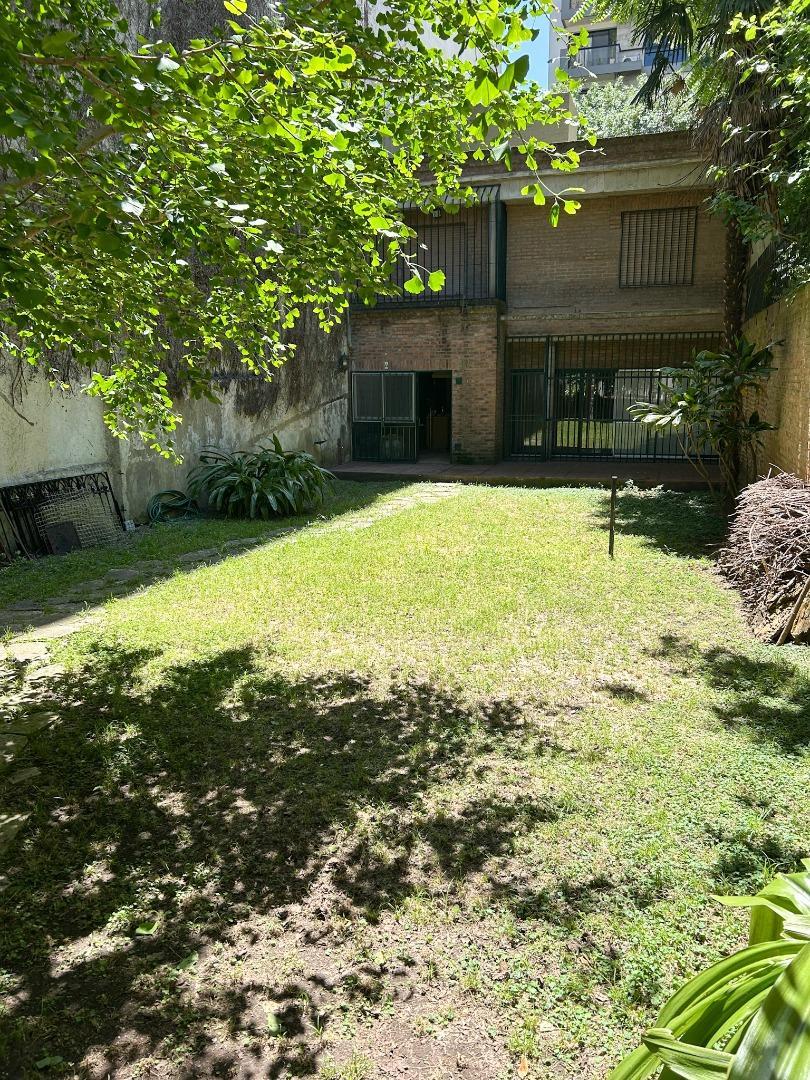 Casa en Alquiler con 1 cochera