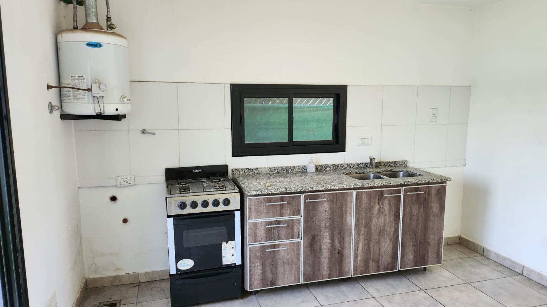 Casa 3 ambientes con 2 baños