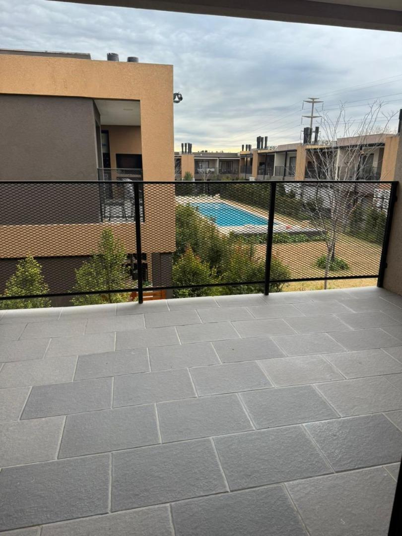 Departamento en Alquiler con 1 cocheras