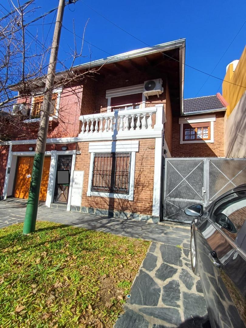 VENTA BANFIELD. DUPLEX 4 AMBIENTES