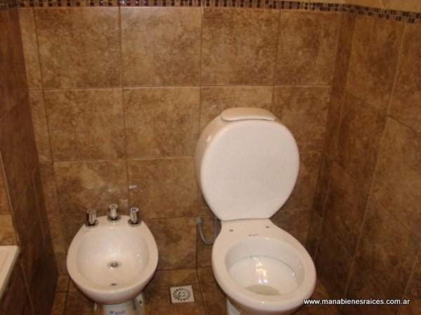 Cervantes 1020 , Piso 1