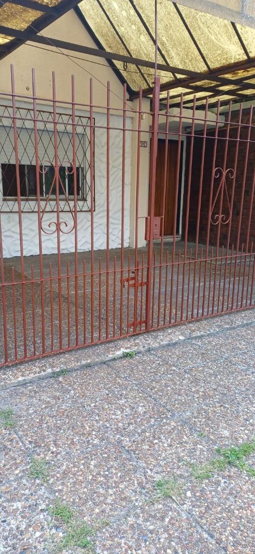 ALQUILER CASA. GERLI