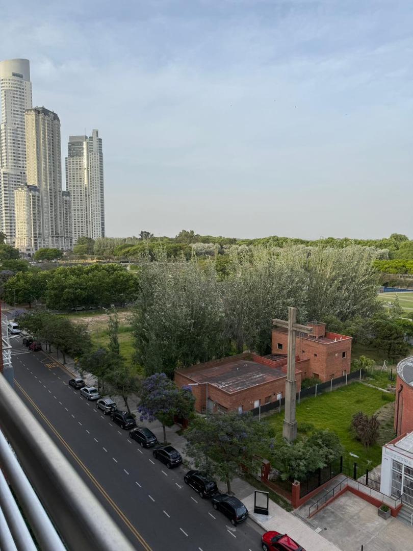 Duplex de dos ambientes, vista abierta a verde y al río