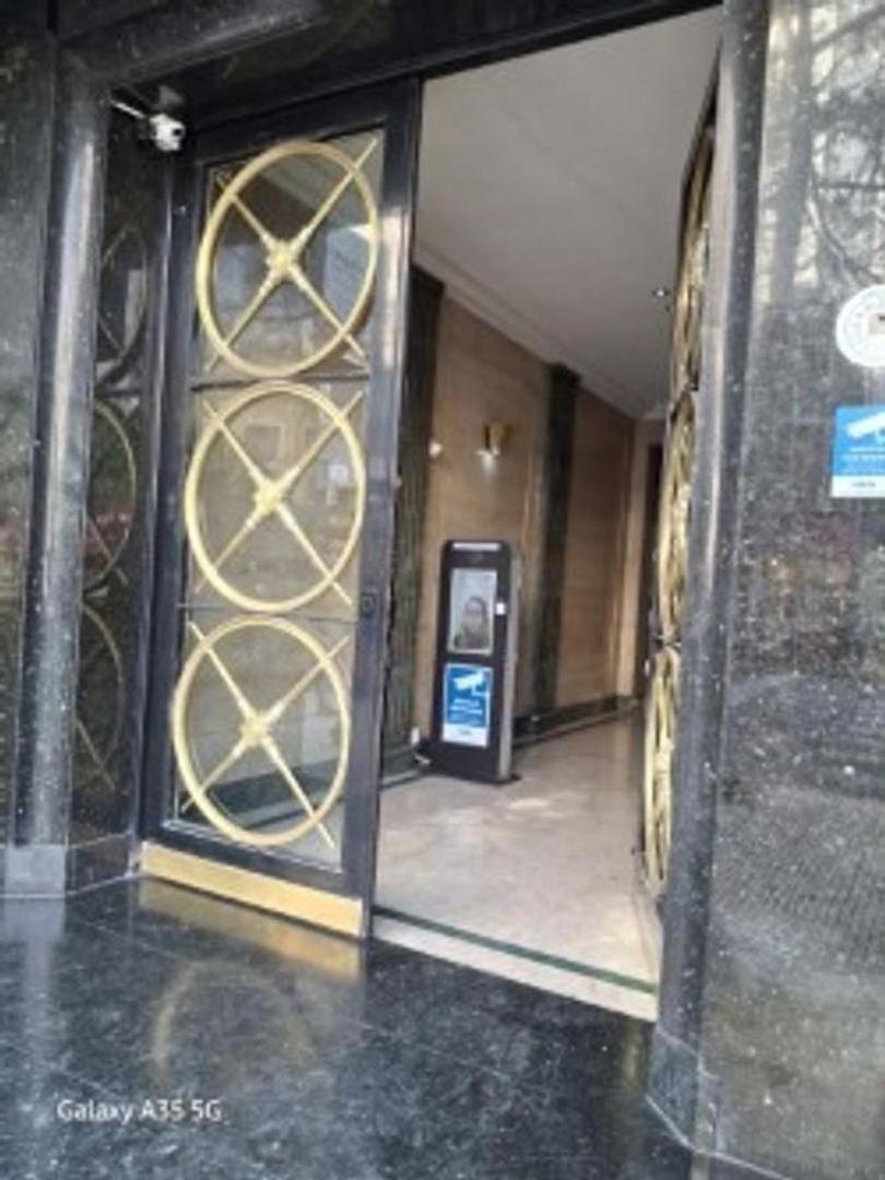 VENTA OFICINA  EXCELENTE EDIFICIO.AV CORRIENTES 2700