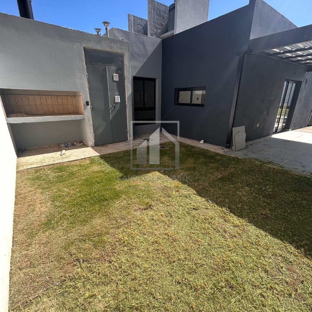 Casa en Venta en Barrio Rincones de Manantiales, USD 120.000
