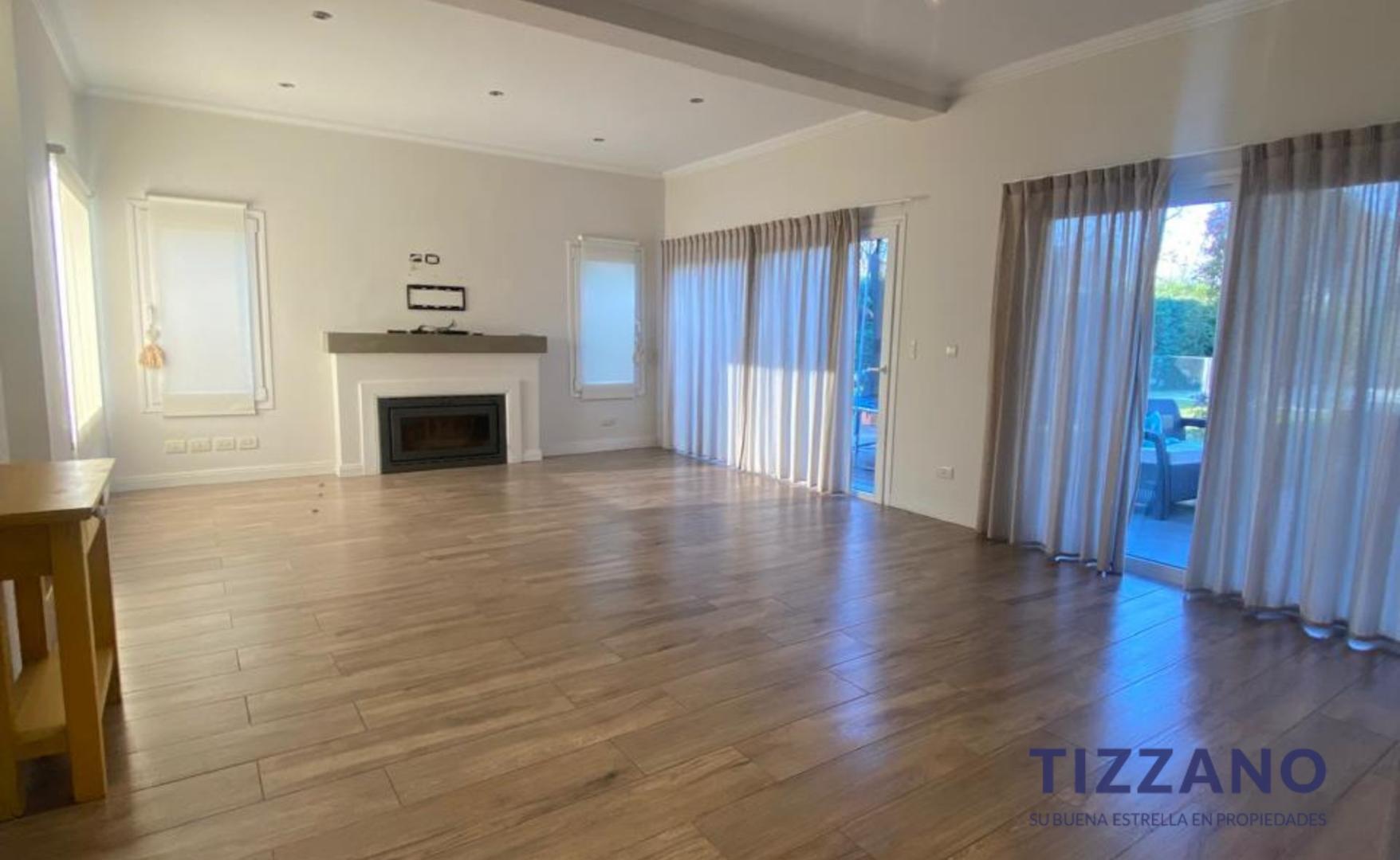 Casa en Alquiler con 5 cocheras