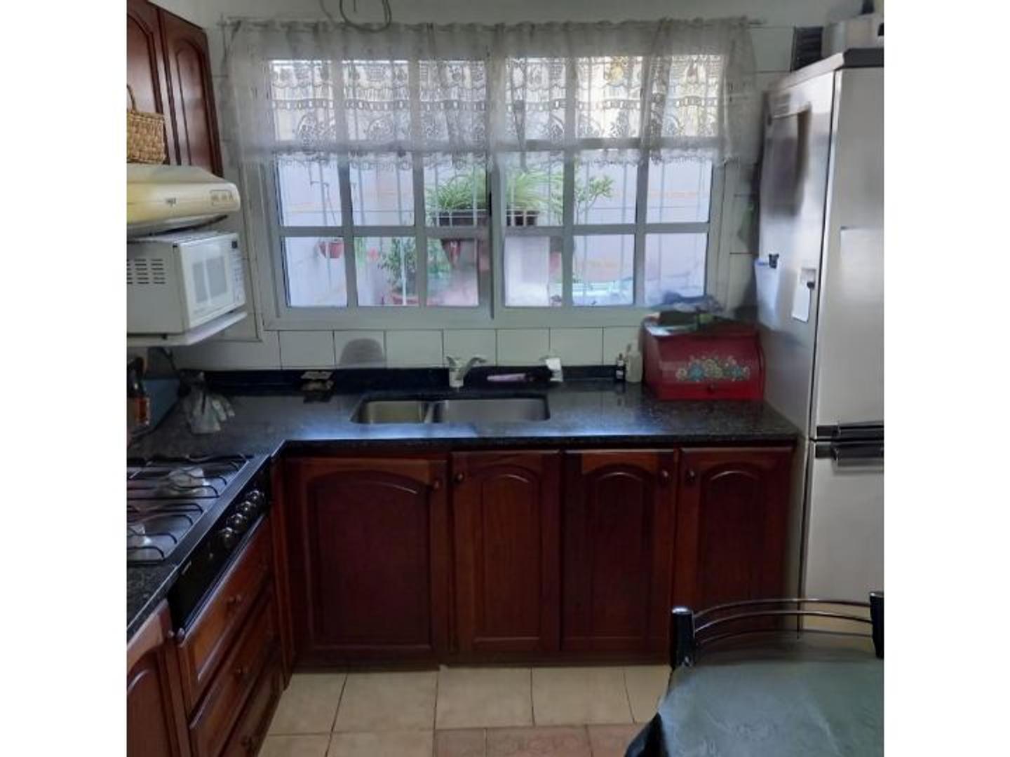 Depto Tipo Casa 5 ambientes con 2 baños