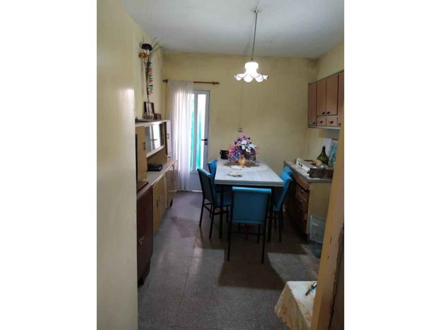 Casa 4 ambientes con 1 baño