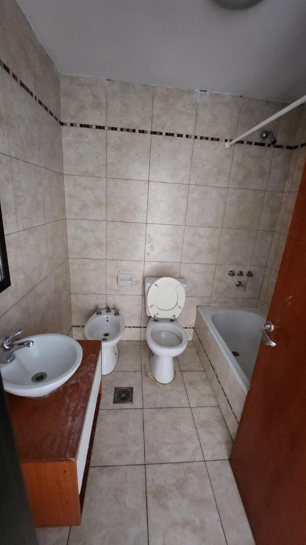 Duplex con jardin y cocheras