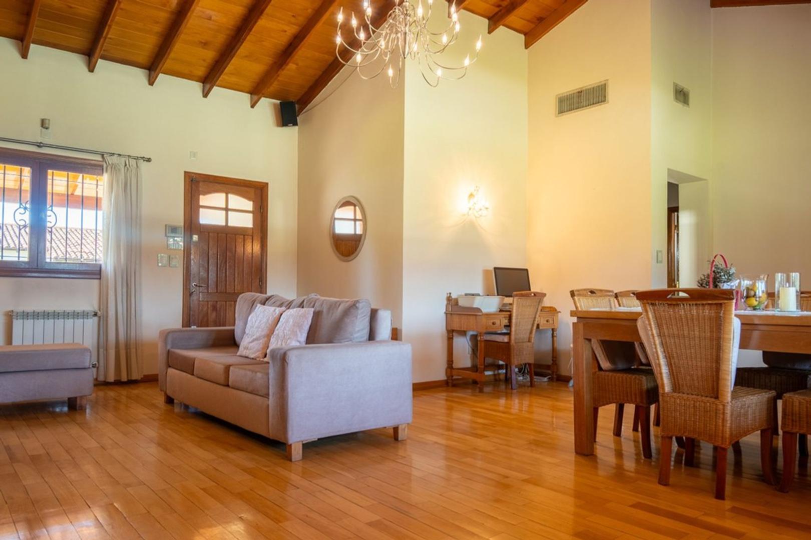 Casa en Venta en Ciudad Evita, USD 284.999