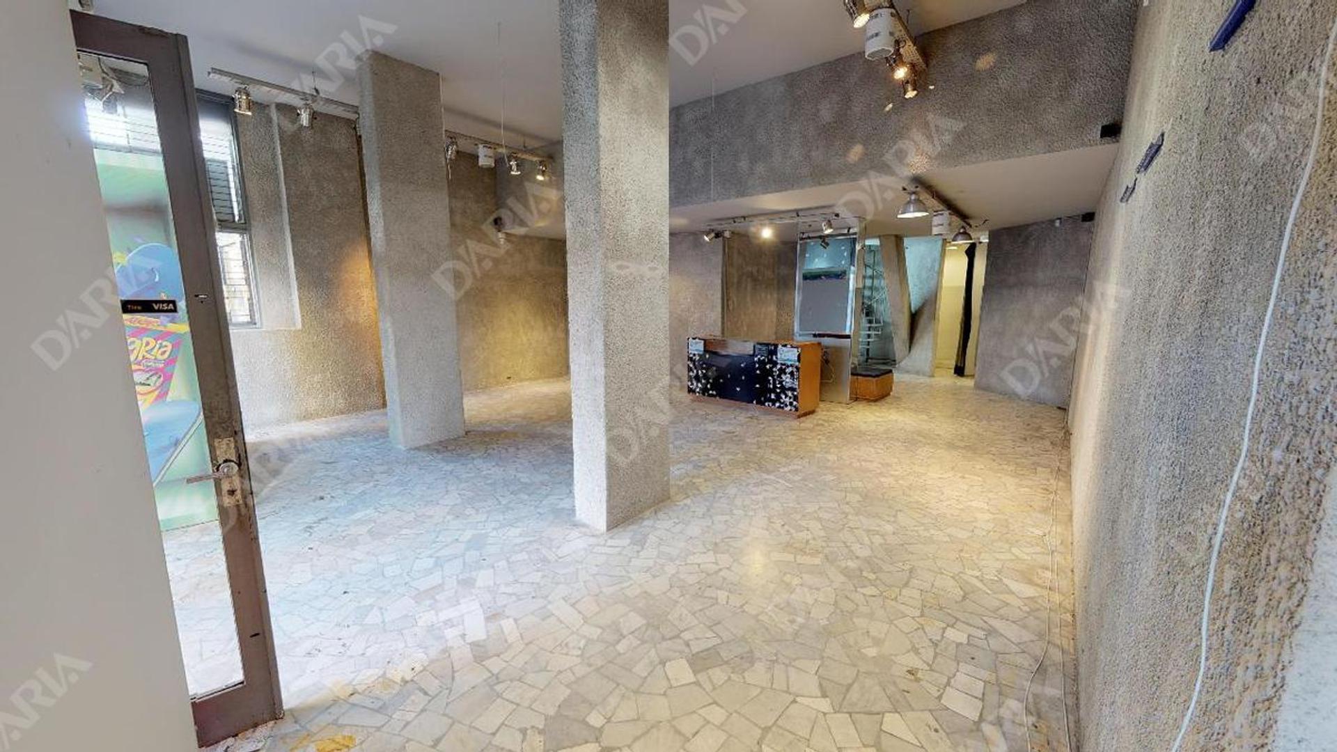 Sobre Libertador a metros del Puerto de Olivos con Expensas BAJAS