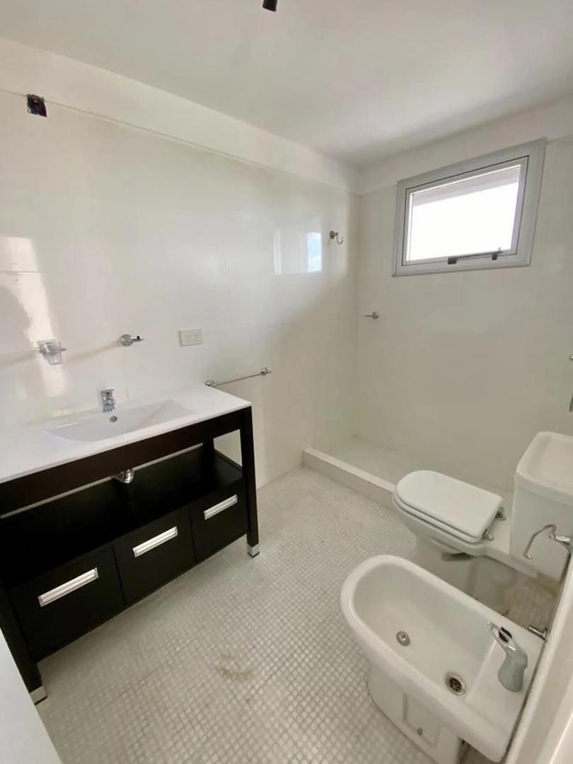 Departamento 4 ambientes con 3 baños