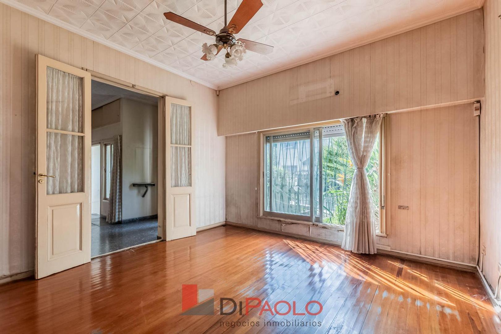 Venta Casa 4 ambientes con cochera en Villa Ballester