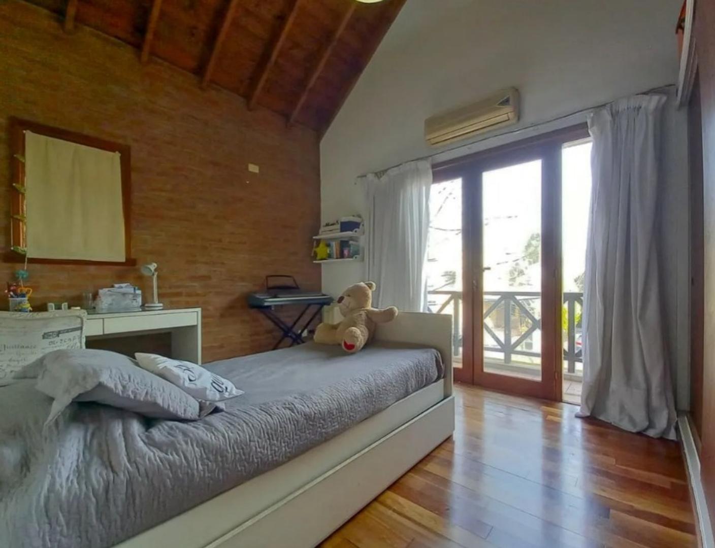 Casa 4 ambientes con 3 baños