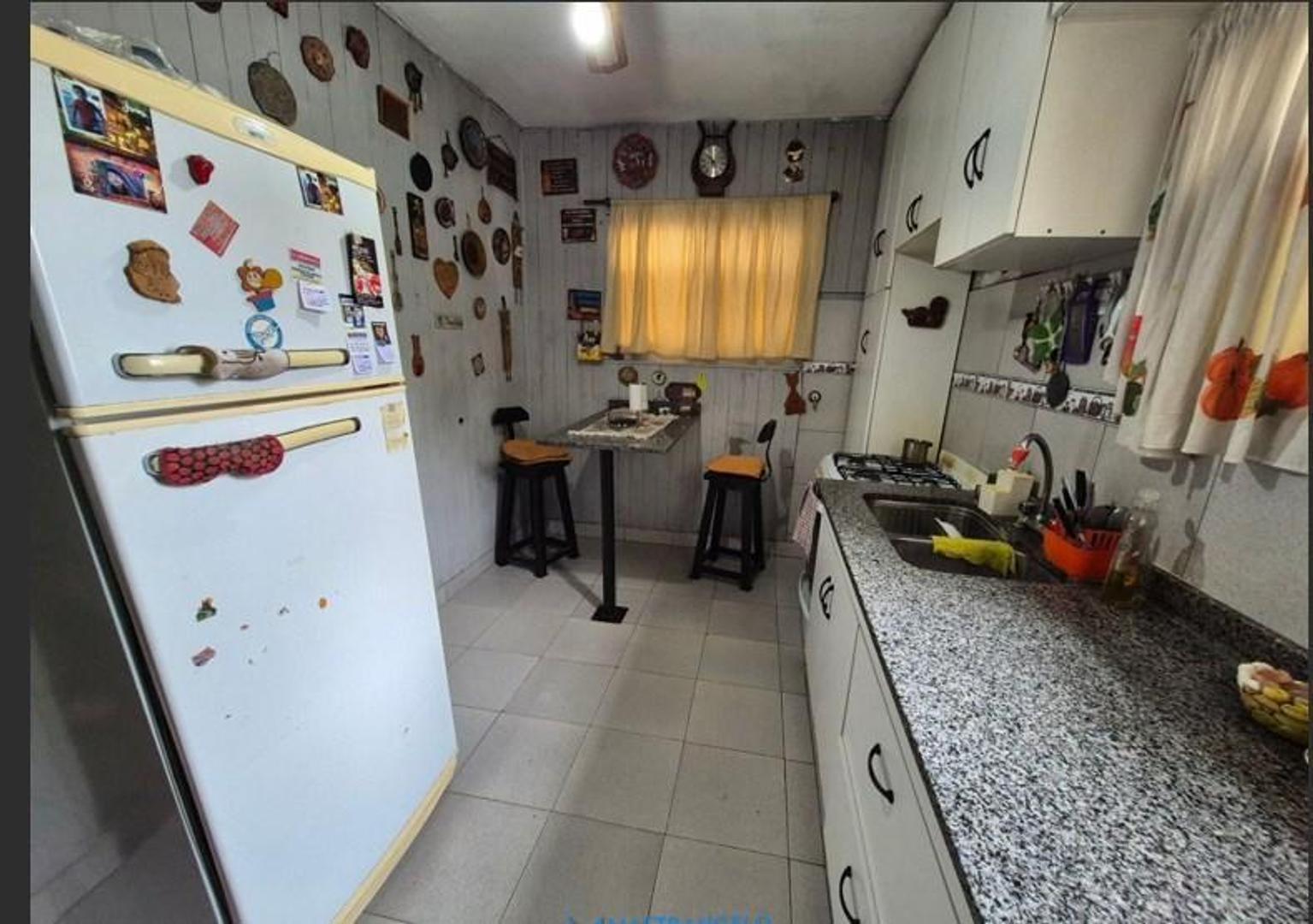 Casa 5 ambientes con 2 baños