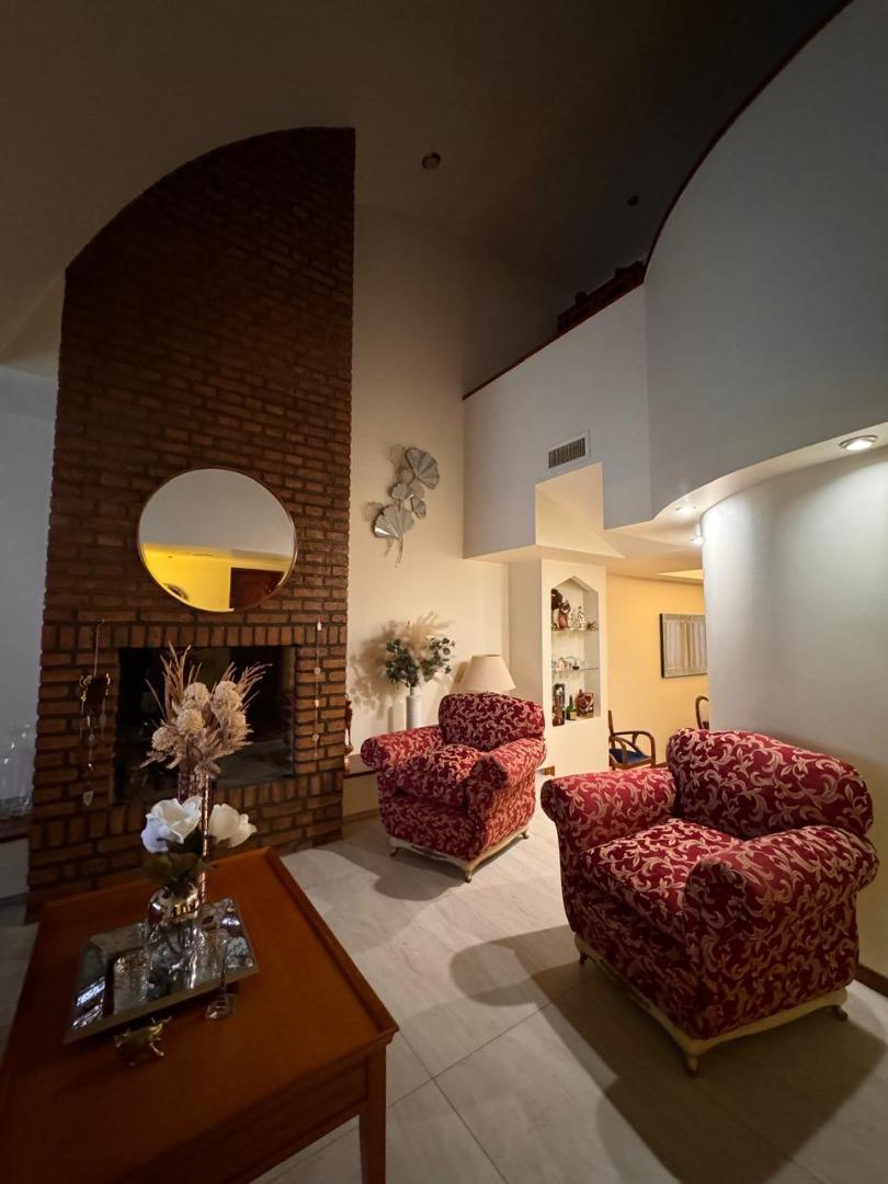 Casa 5 ambientes con 5 baños