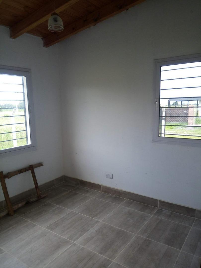 Casa 3 ambientes con 1 baño