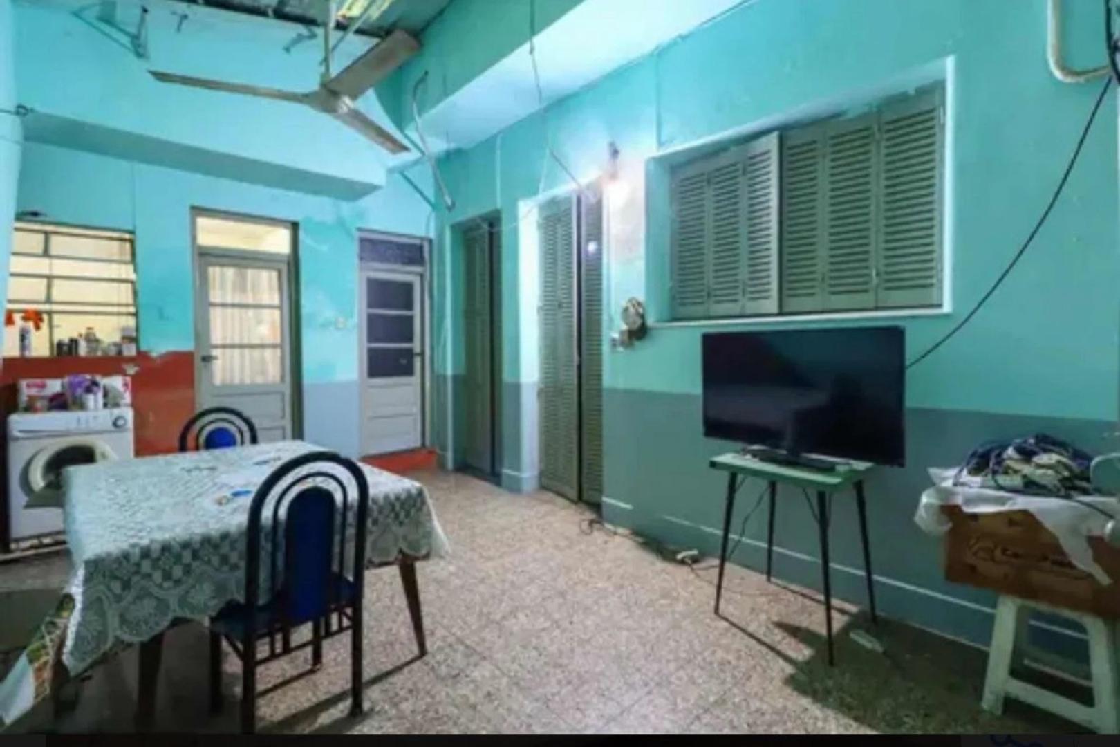 CASA DE 4 AMBIENTES. 2 COCINAS,  TERRAZA. IDEAL 2 FAMILIAS.