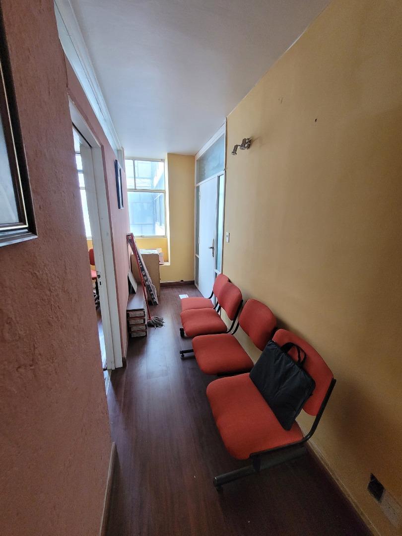 VENDO OFICINA FRENTE TRIBUNALES