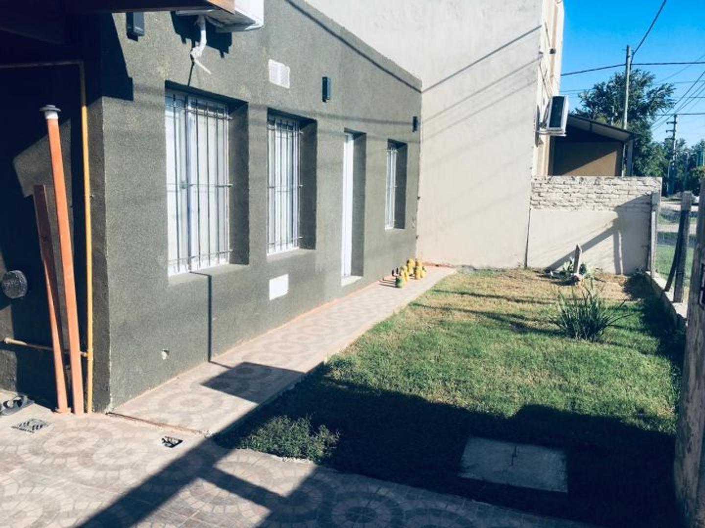 Armstrong y Eva Perón , Piso 0