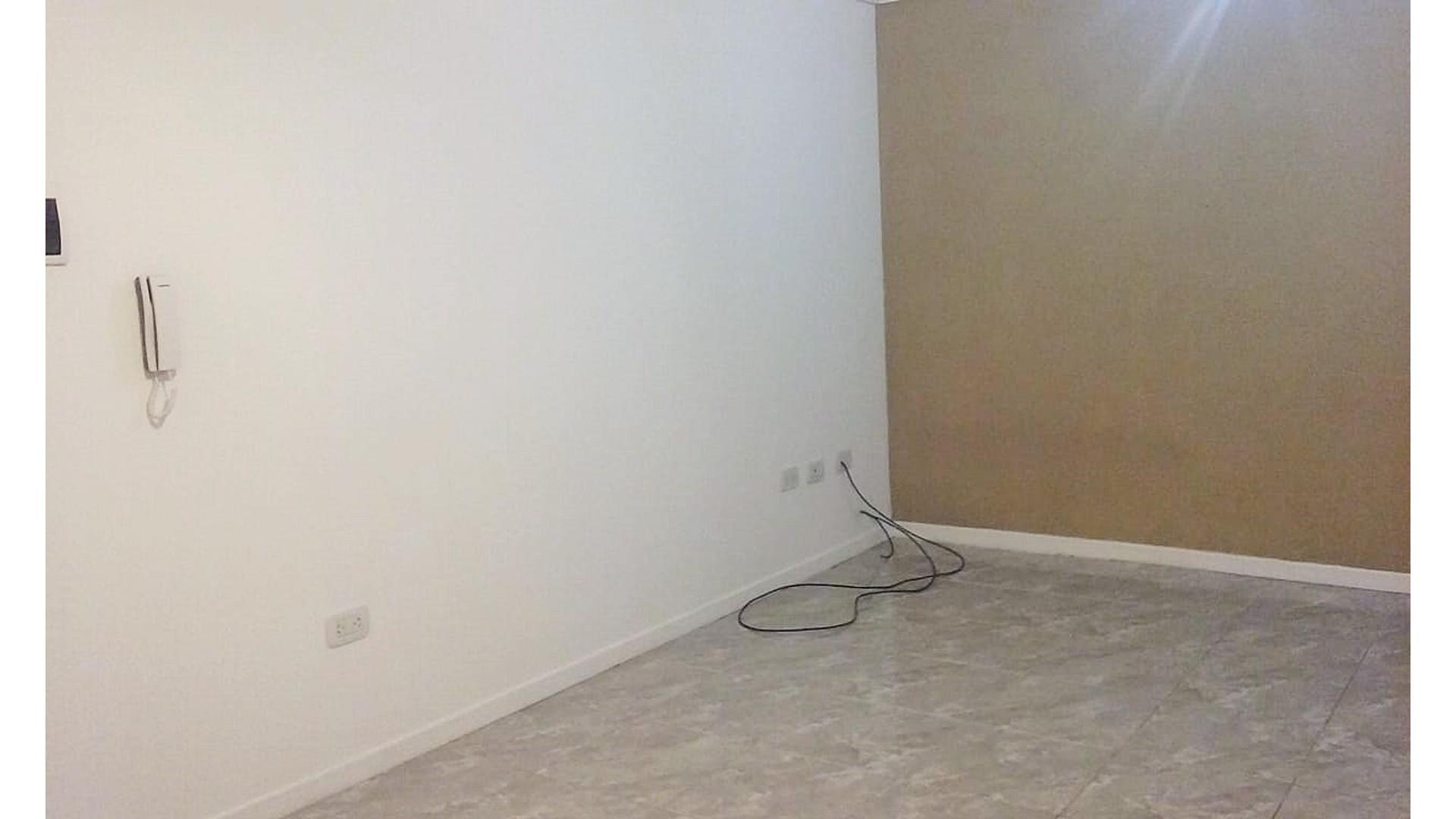 MUY BUEN MONOAMBIENTE EN EXCELENTE UBICACIÓN