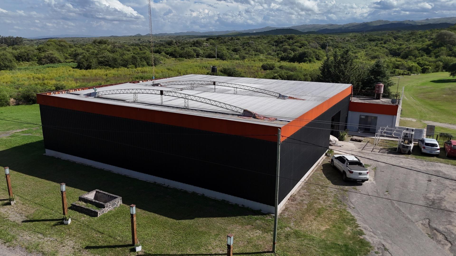 Galpon en Alquiler Falda de Carmen