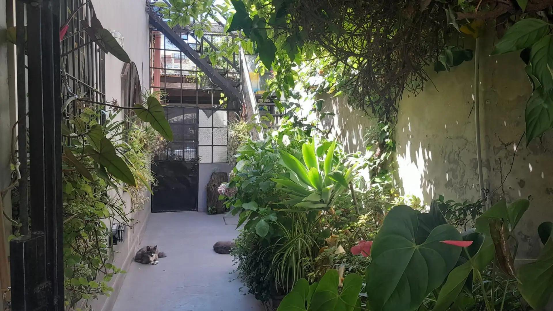 Casa 4 ambientes con 1 baño