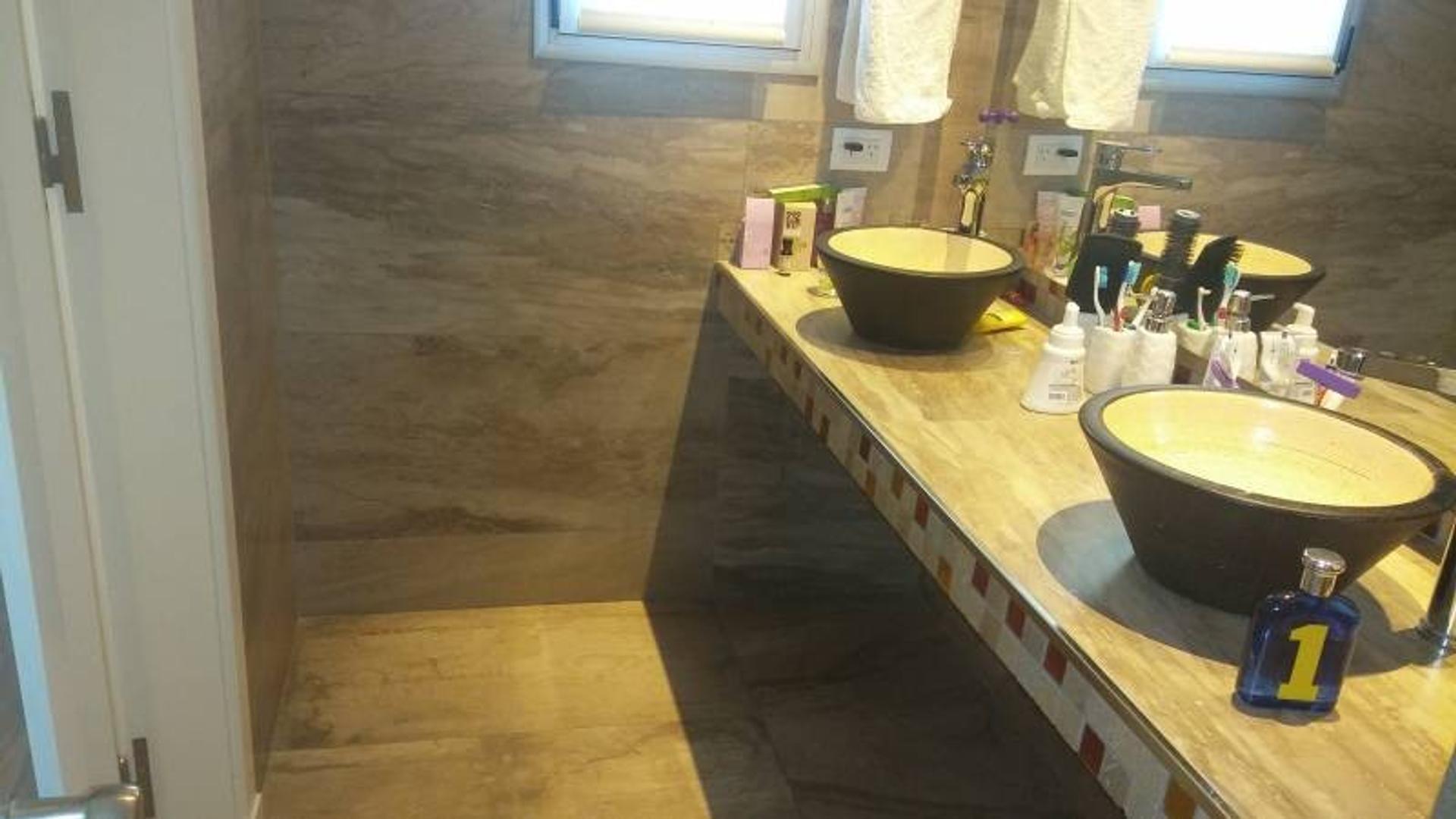 Casa en Venta al Oeste