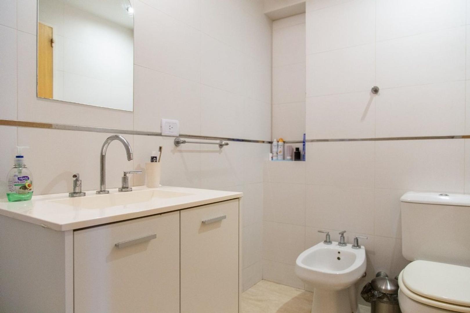 MONOAMBIENTE LUMINOSO C/BALCON EN LAS CAÑITAS