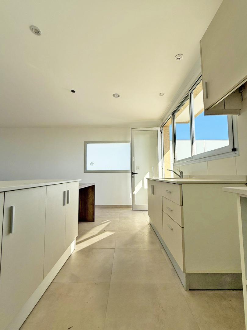 Juan B Justo 1069 , Piso 9