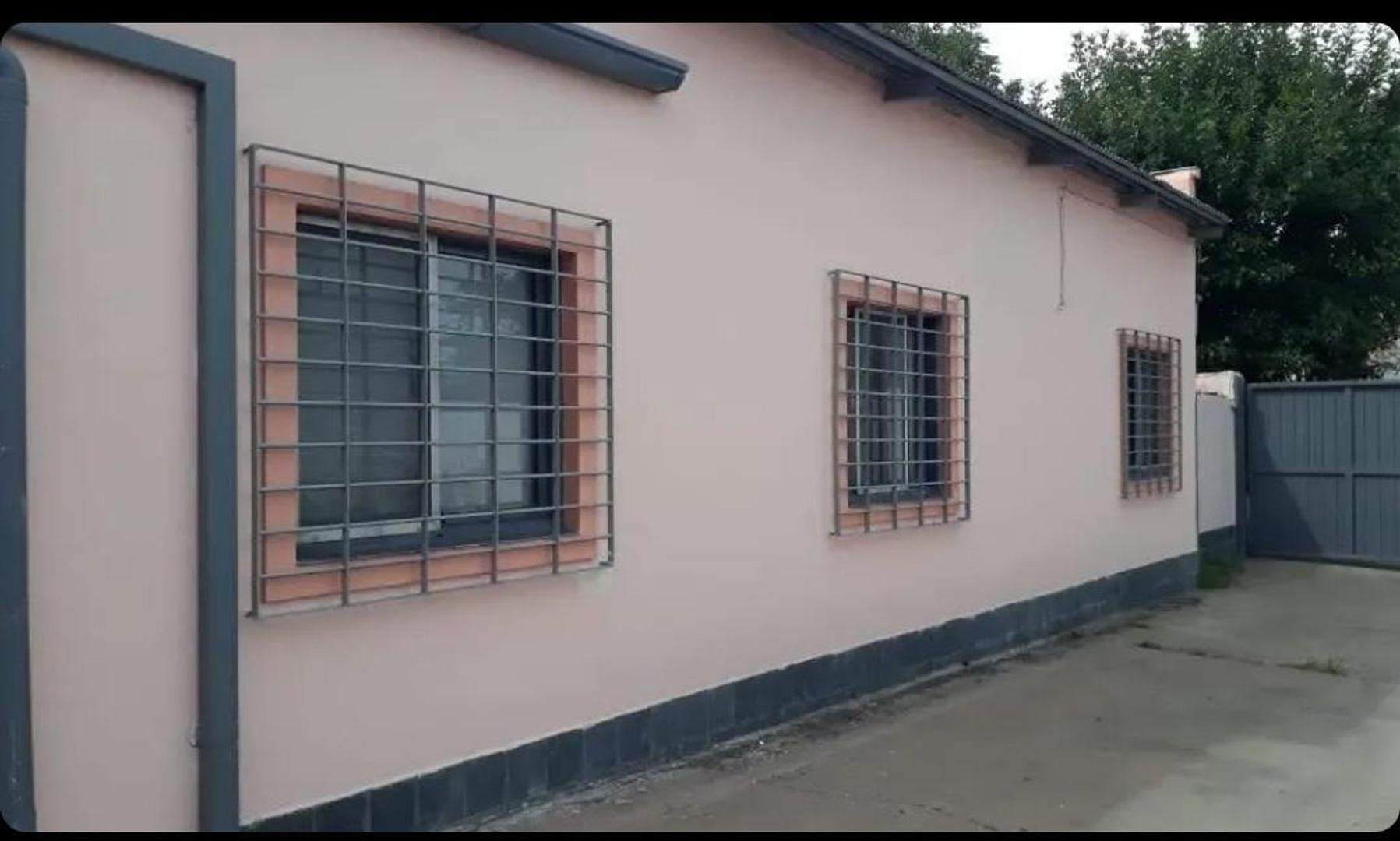 ALQUILER Consultorio en PH 4 ambientes, cocina y baño