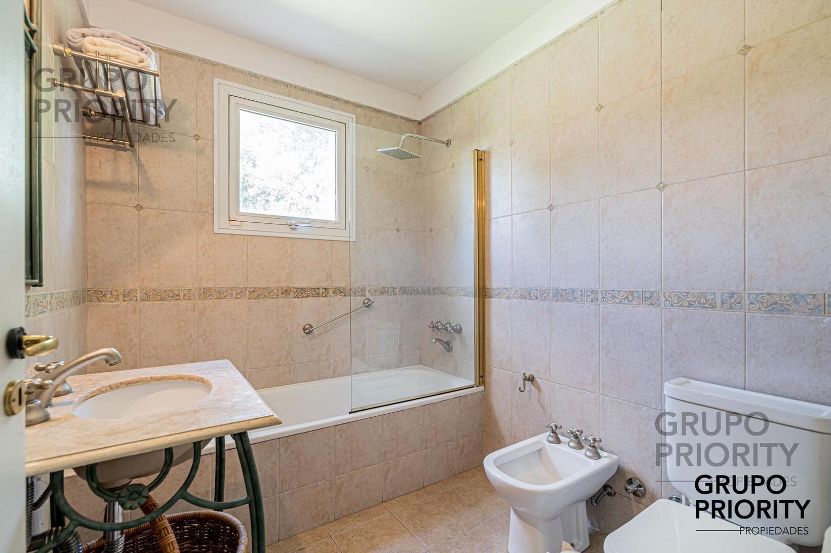 Casa en Venta en La Peregrina, USD 319.000