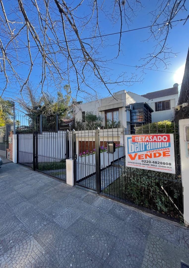 Chalet de estilo Merlo