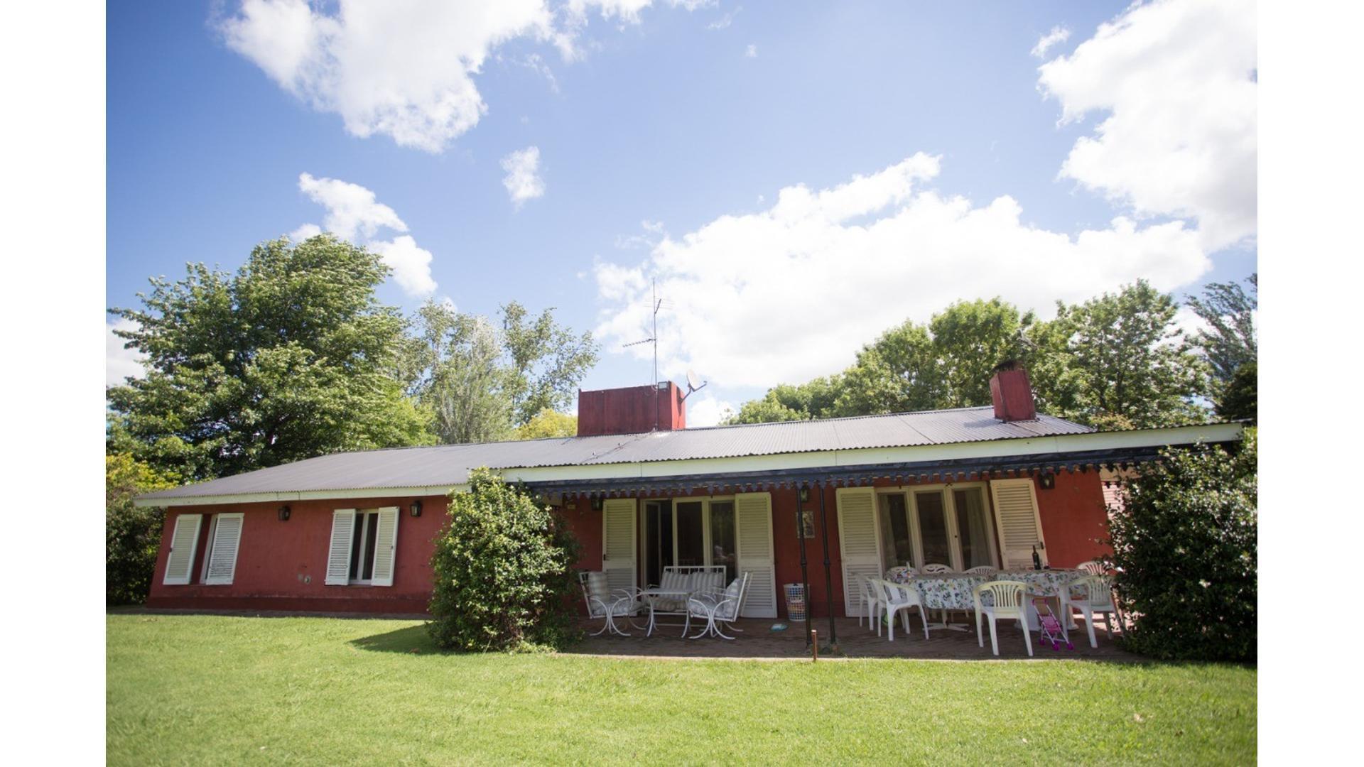 ALQUILER TEMP /CASA COUNTRY LUJAN 4 DOR PILETA /