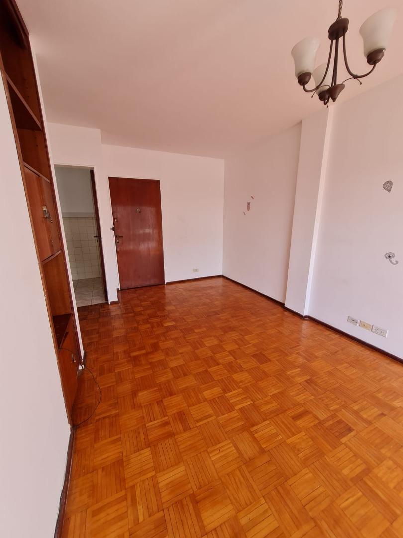 2 AMB. MUY LUMINOSOS SOBRE AVDA. MITRE CON COCHERA