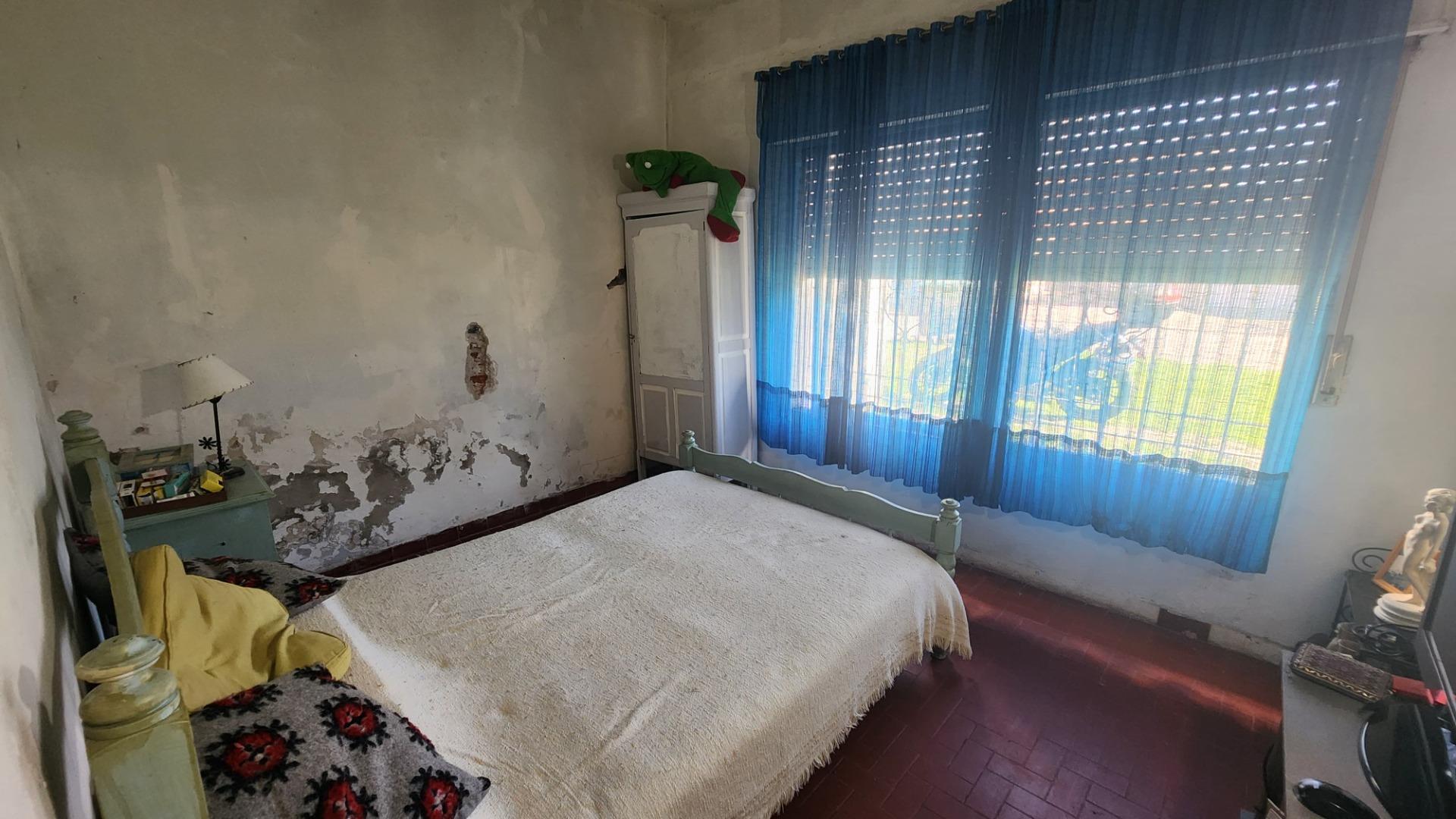 CASA CON AMPLIO TERRENO BAIGORRIA ZONA RIO