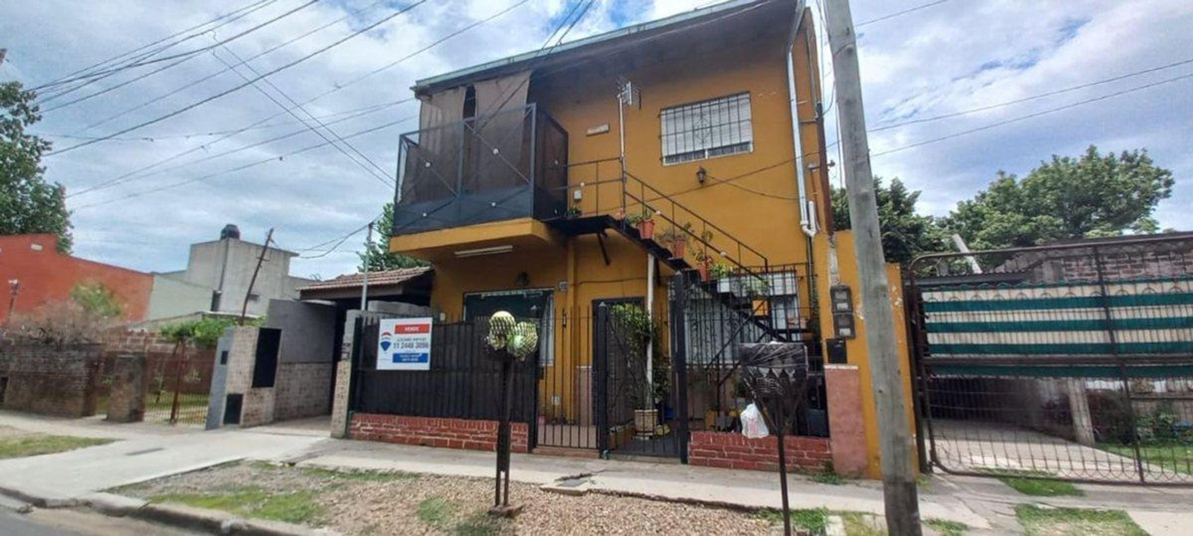 Depto Tipo Casa en Alquiler de 3 ambientes