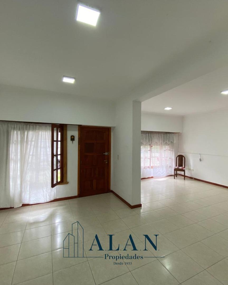 Casa en Alquiler en San Carlos, $ 1.300.000