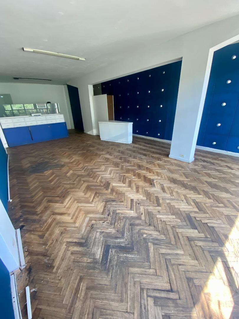 25 De Mayo 100, Piso 4