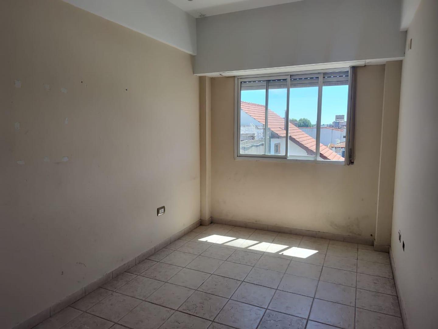 Departamento en  alquiler 3 ambientes con cochera