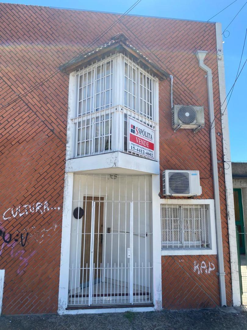HERMOSO DUPLEX DE 3 AMBIENTES CON PATIO Y LAVADERO
