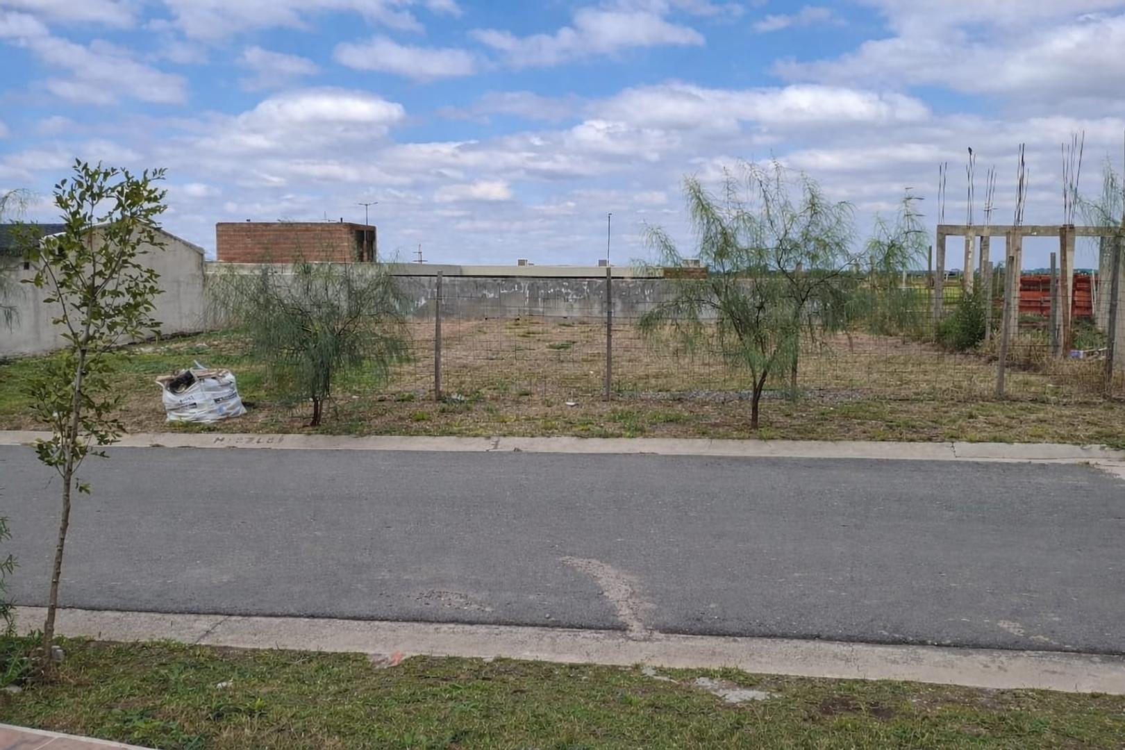 VENDO GRAN LOTE EN DOCTA AVENIDA CORDOBA CAPITAL