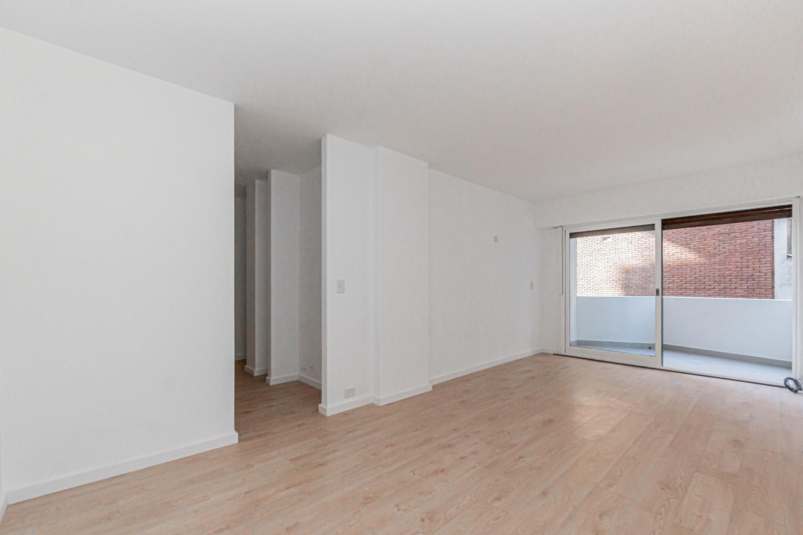 Juan JosÉ Paso 200, Piso 2