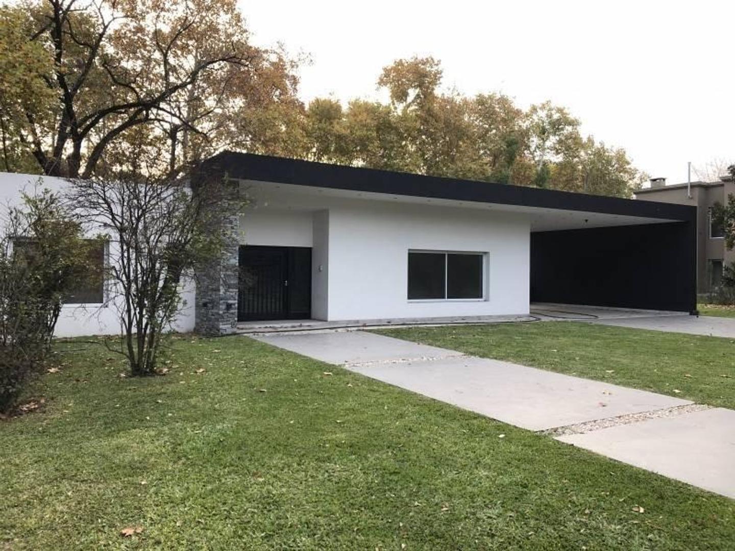 Casa en Venta en Los Pinguinos, USD 1.100.000