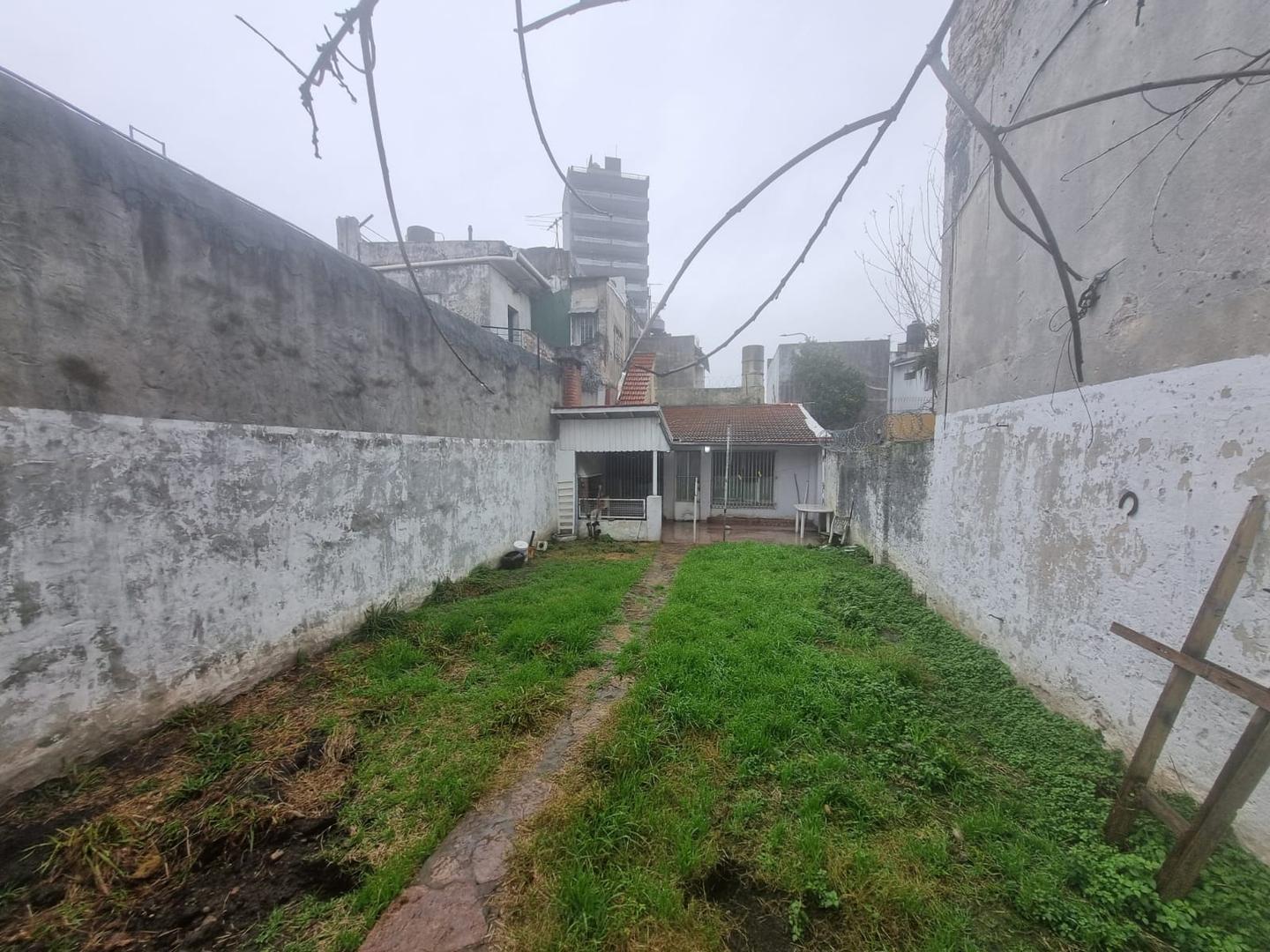 Avenida Hipolito Yrigoyen 2200