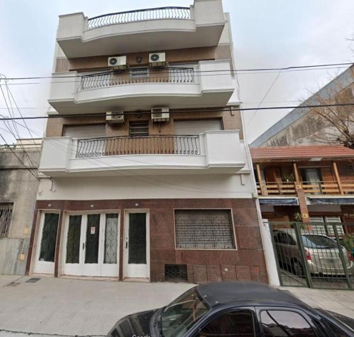 VENTA DE PHS  Y CASA DE 760 M2  PARA RUBROS COMERC. O VIVIEN