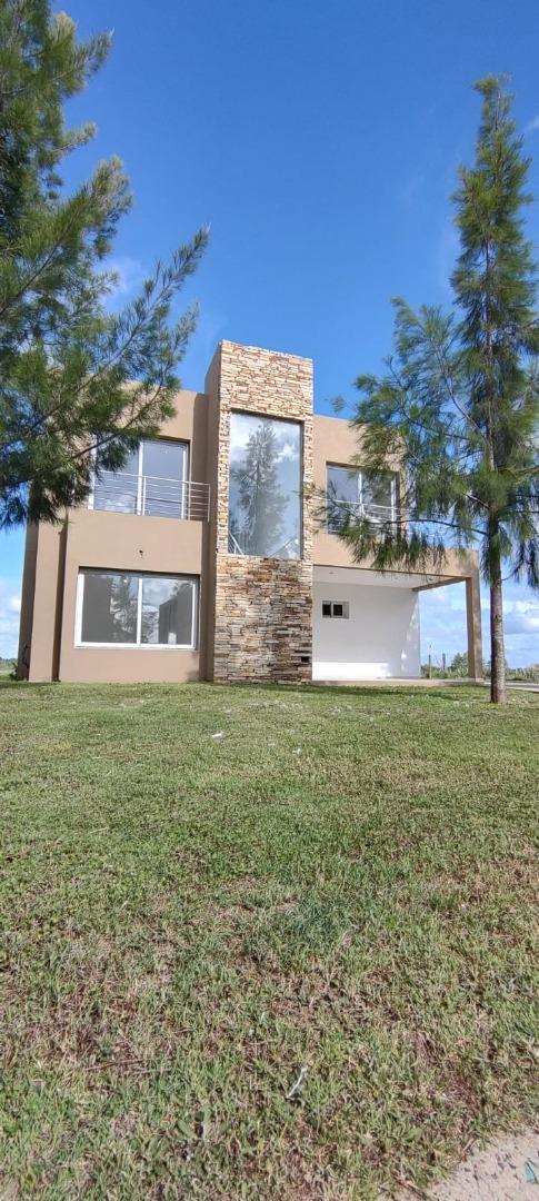 Bcf. Casa En Venta Barrio El Naudir