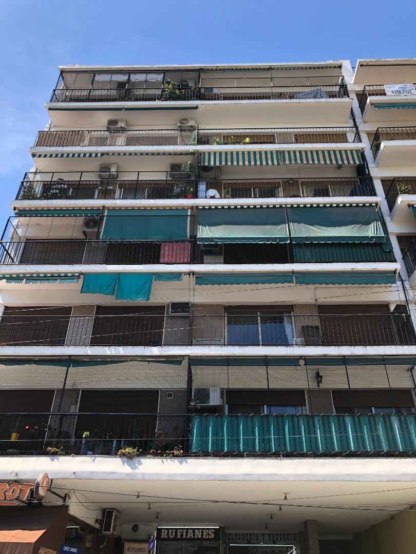 Cómodo depto de /4 amb en el centro de Olivos