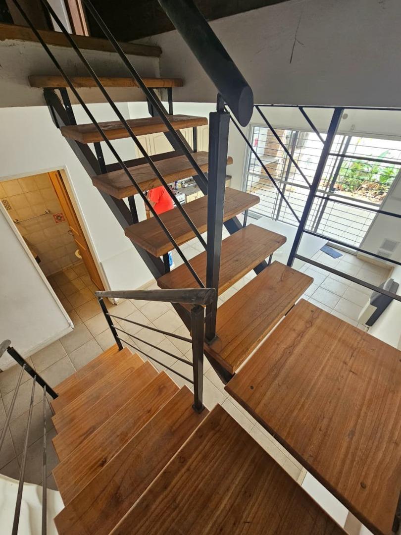 Casa en Alquiler con 1 cochera