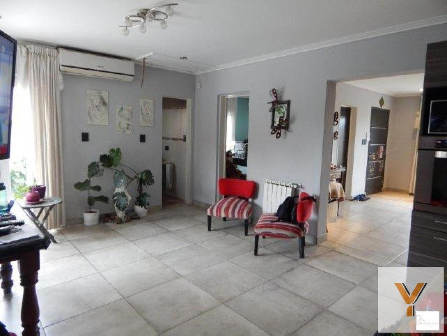 Casa 3 ambientes con 1 baño